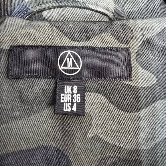 MISSGUIDED Camo Utility Jacket with Embroidered Back – Size 4 - Picture 10 of 11